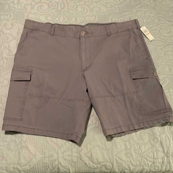 Izod Other - Izod Saltwater 42 Gray Beach House Flat Front Cargo Shorts